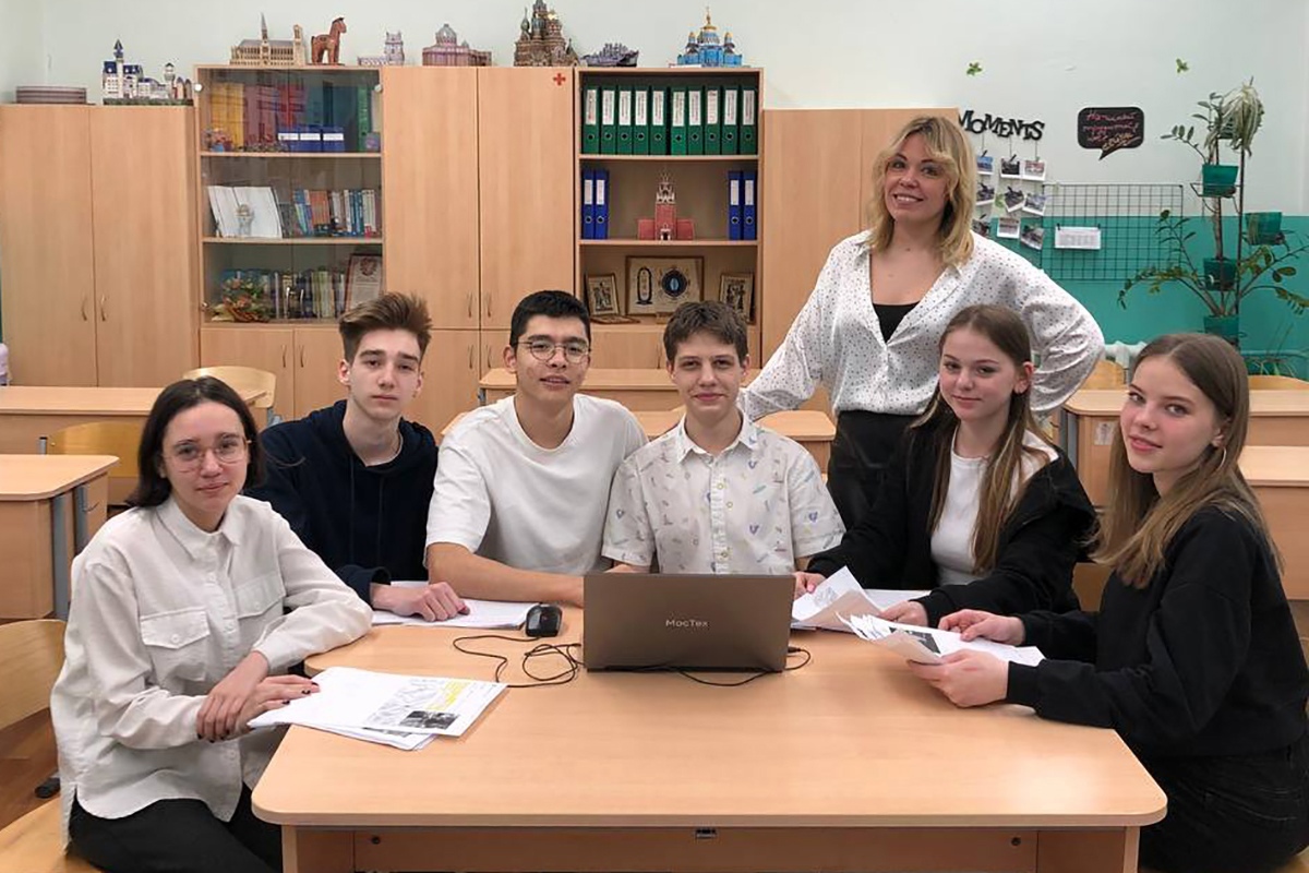 Гимназия 2200 москва. 2200 9 корпус. 2200 9 корпус. Школа 2200 учителя 1 корпус. Школа 2200 9 корпус.